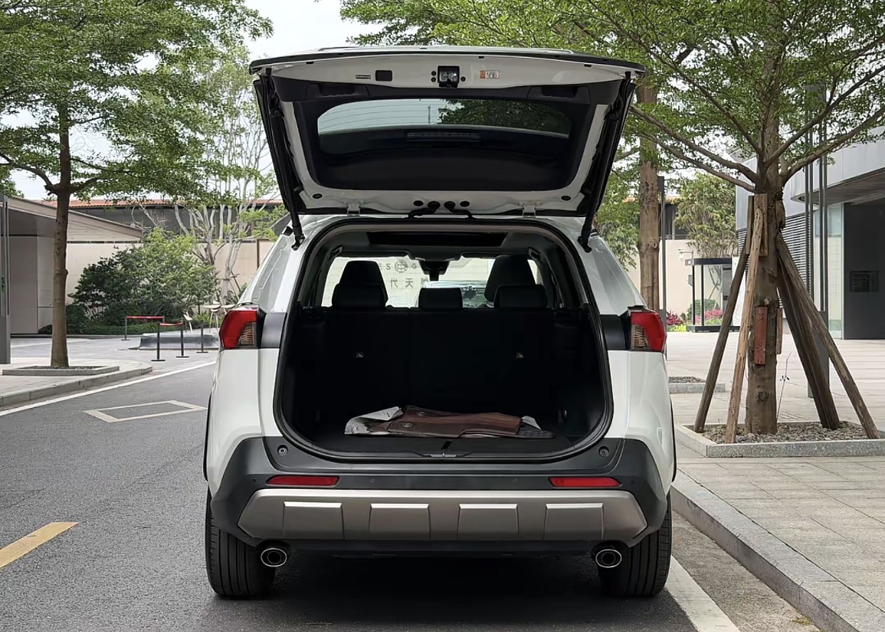 Toyota RAV4 2024