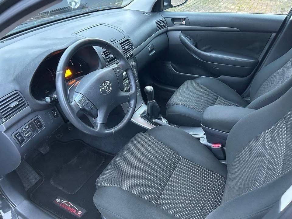 Toyota Avensis 2005