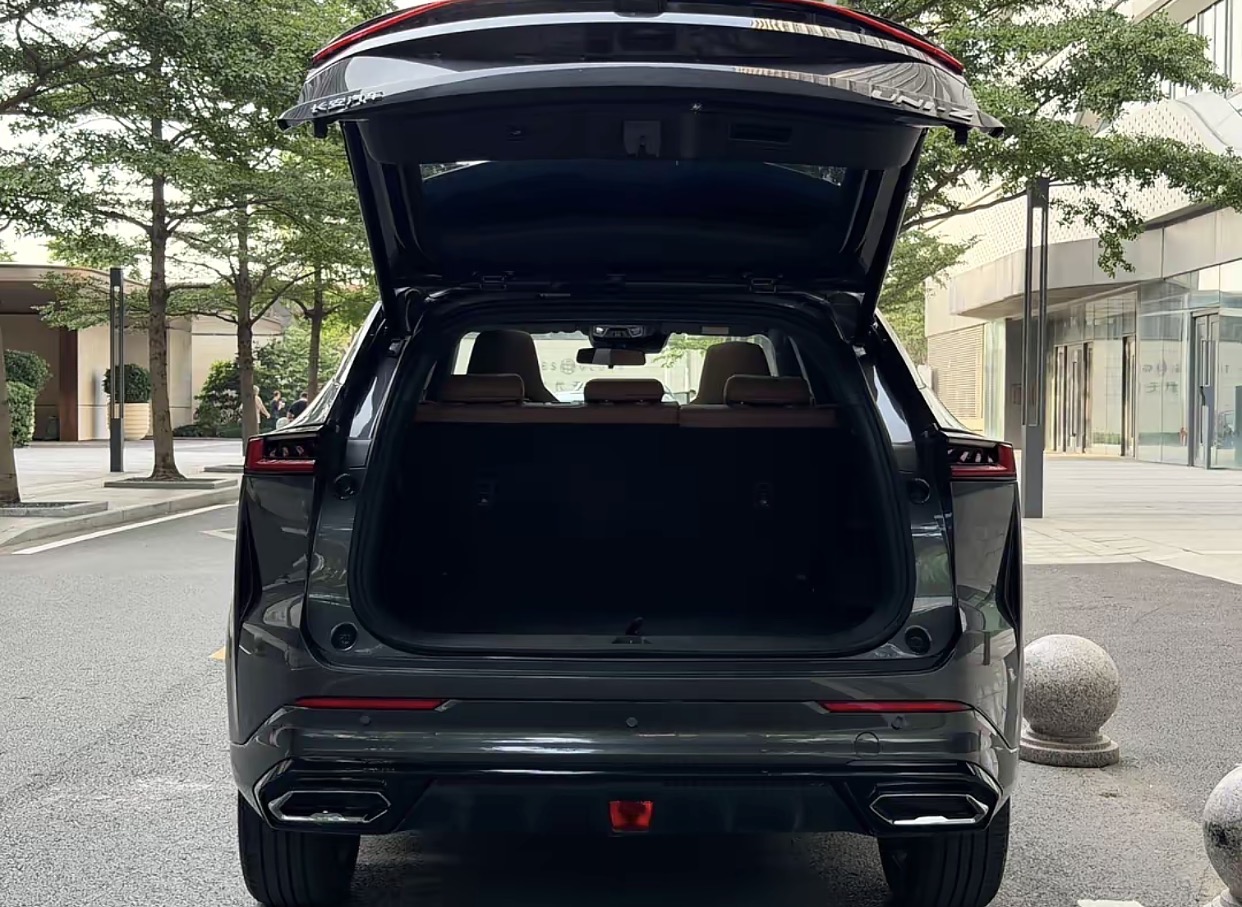 Changan UNIZ 2024