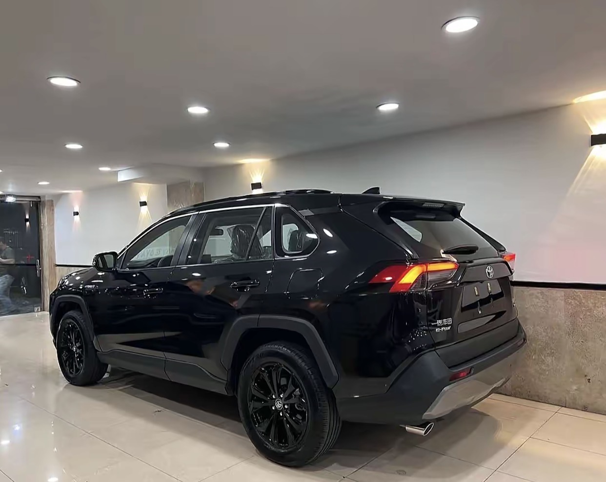 TOYOTA RAV4 HYBRIDE 2025