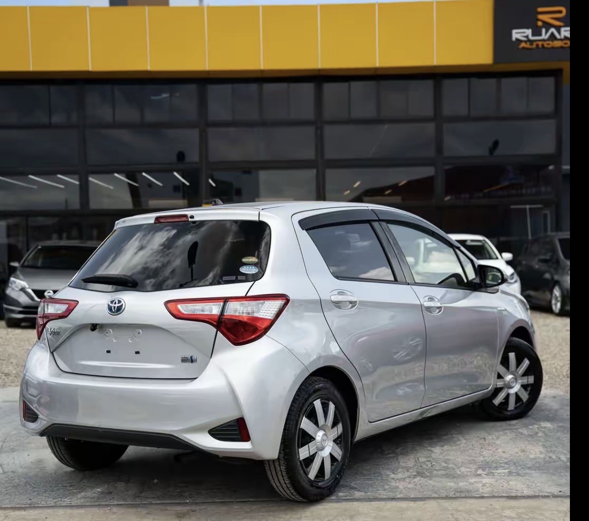 Toyota VITZ HYBRIDE 2020